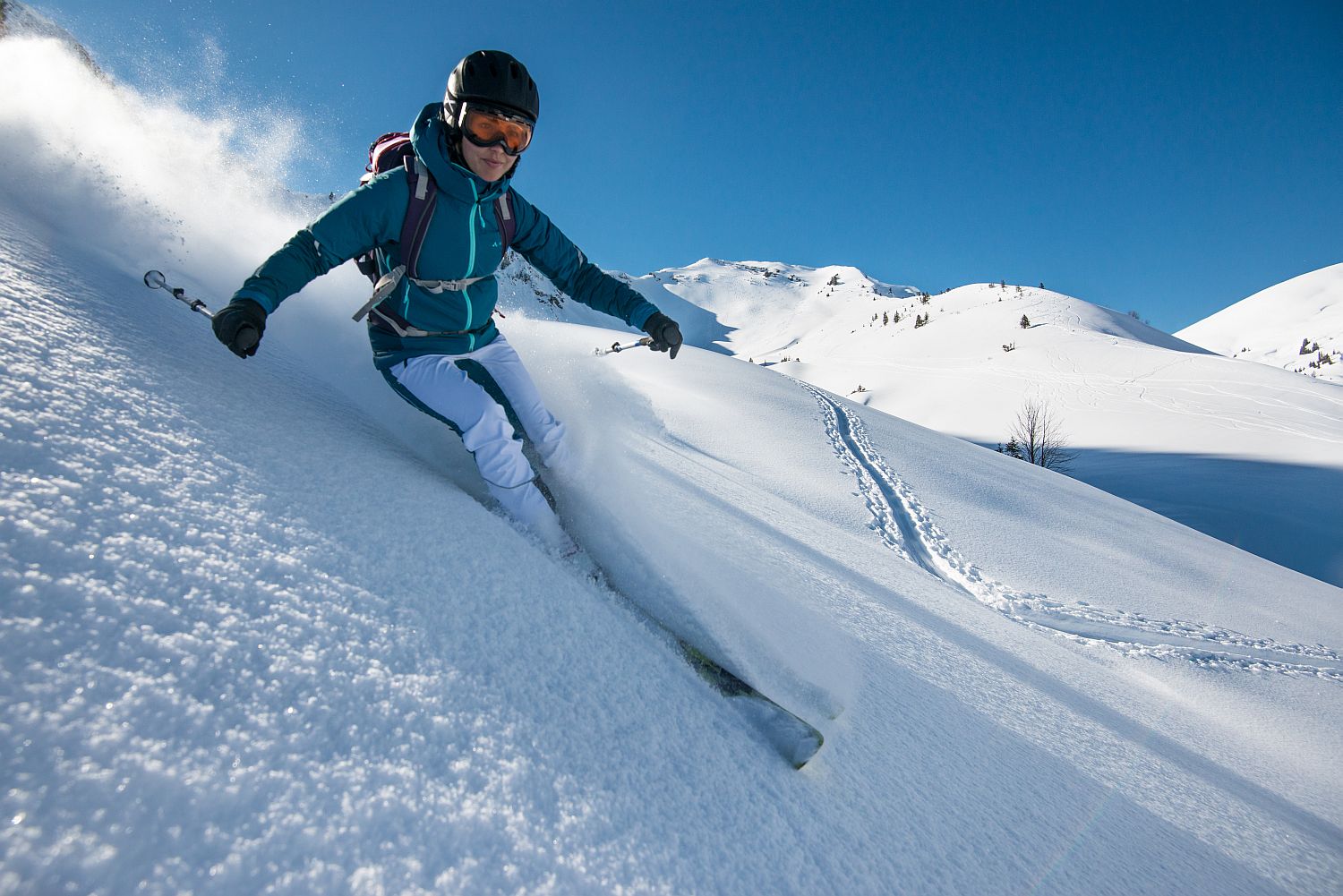 Wer im Tiefschnee unterwegs sein will, sollte auf der Piste geübt haben. Foto: DAV/Daniel Hug